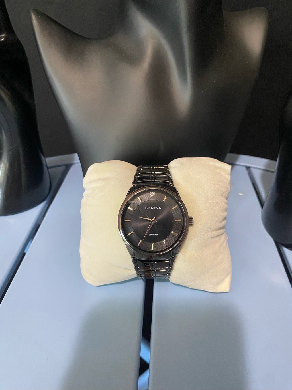 Vintage Geneva Mens Watch Black Dial Stainless Steel Bracelet Band